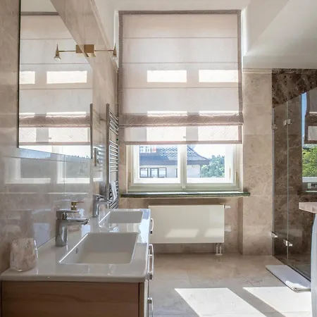 Husova 87 Magnolia Apartmán *